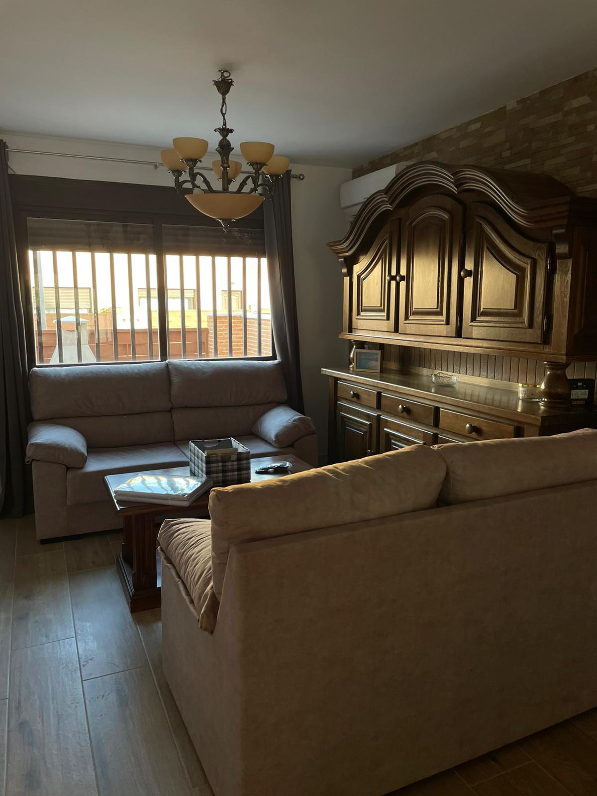 Vista completa del salón